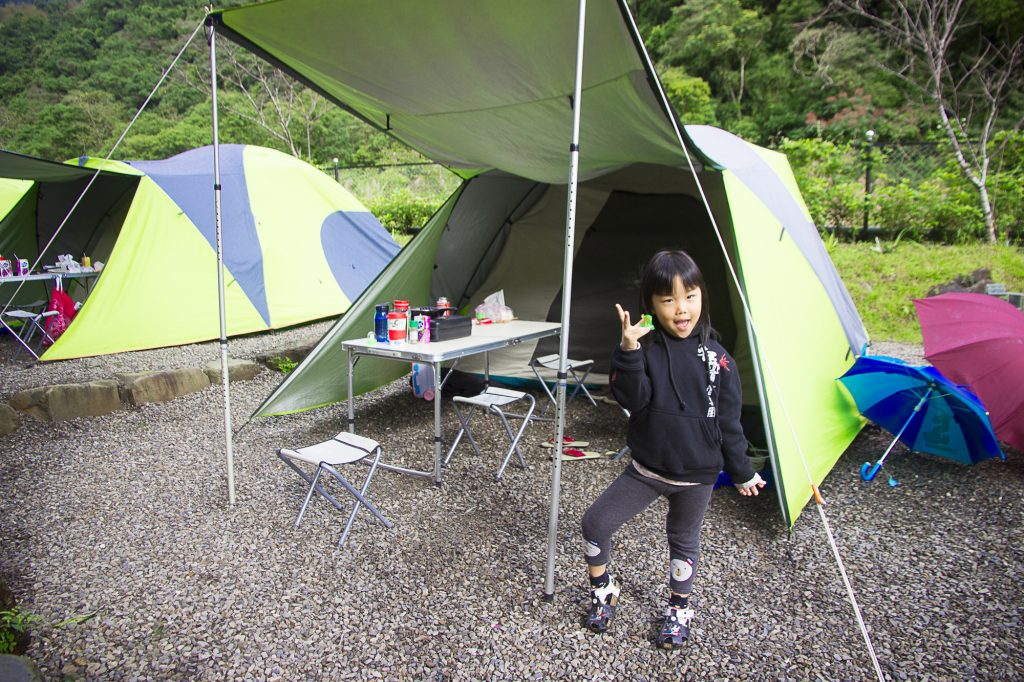 宜蘭露營,小松鼠帶你去露營,帳篷出租,親子露營,露營初階者,露營用具出租,鳳梨屋水上莊園