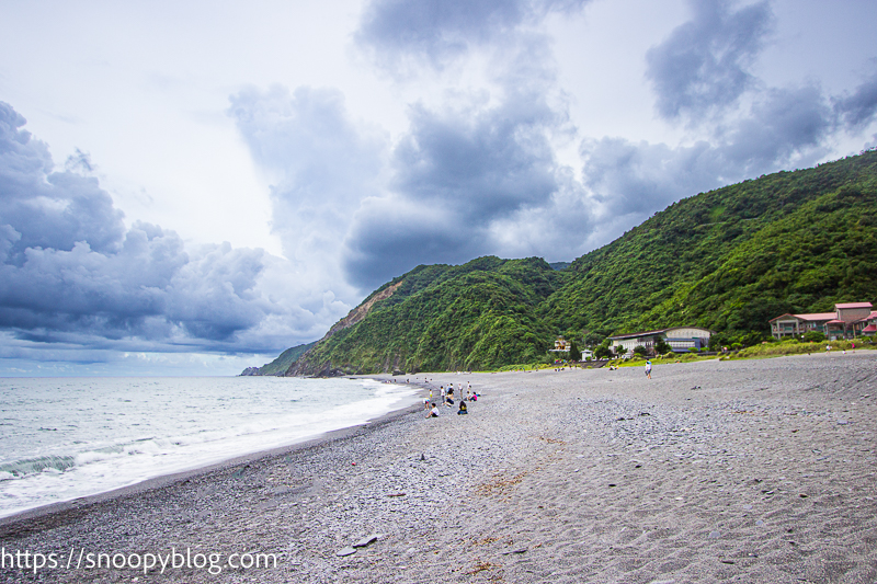 宜蘭蘇澳景點 內埤海灘 情人灣 望海聽濤 玩沙堆石頭 近南方澳漁港的美麗海灘 史努比遊樂園