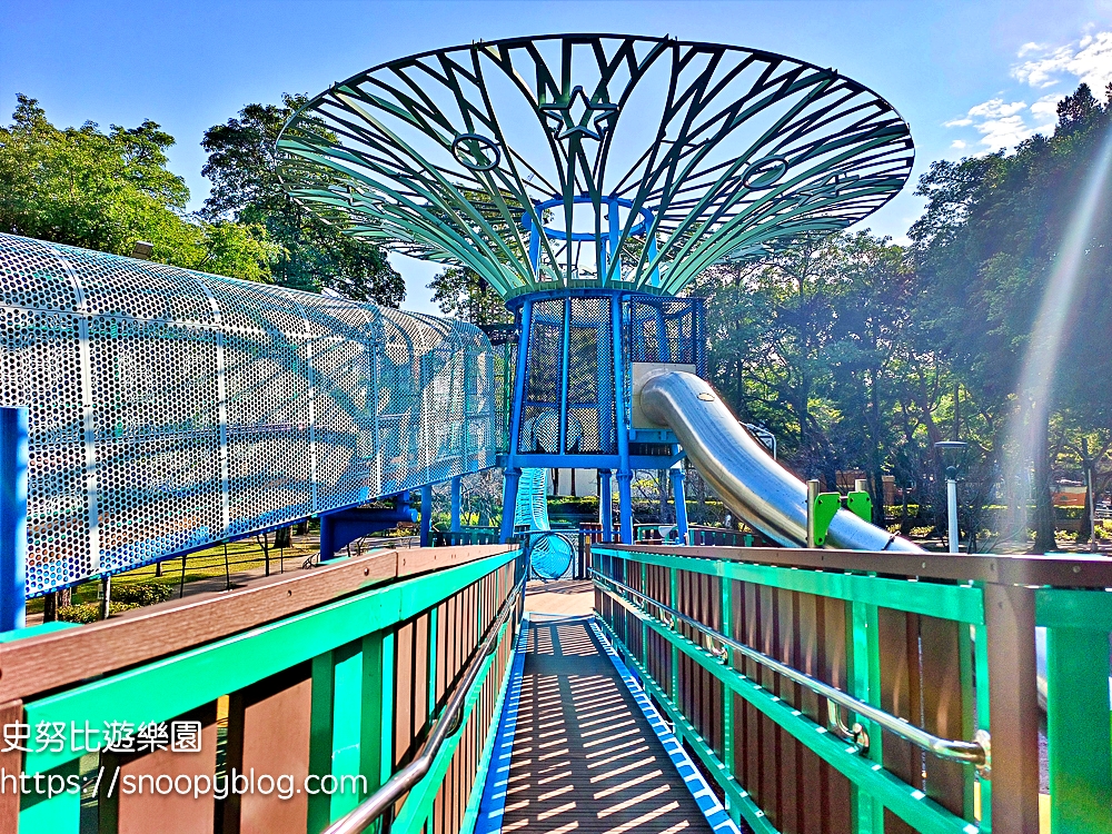【台北親子景點】士林前港公園|天空樹遊戲場~融入孩子創意想法的天空樹遊戲塔好玩放電還能拍網美照,近捷運劍潭站 @史努比遊樂園