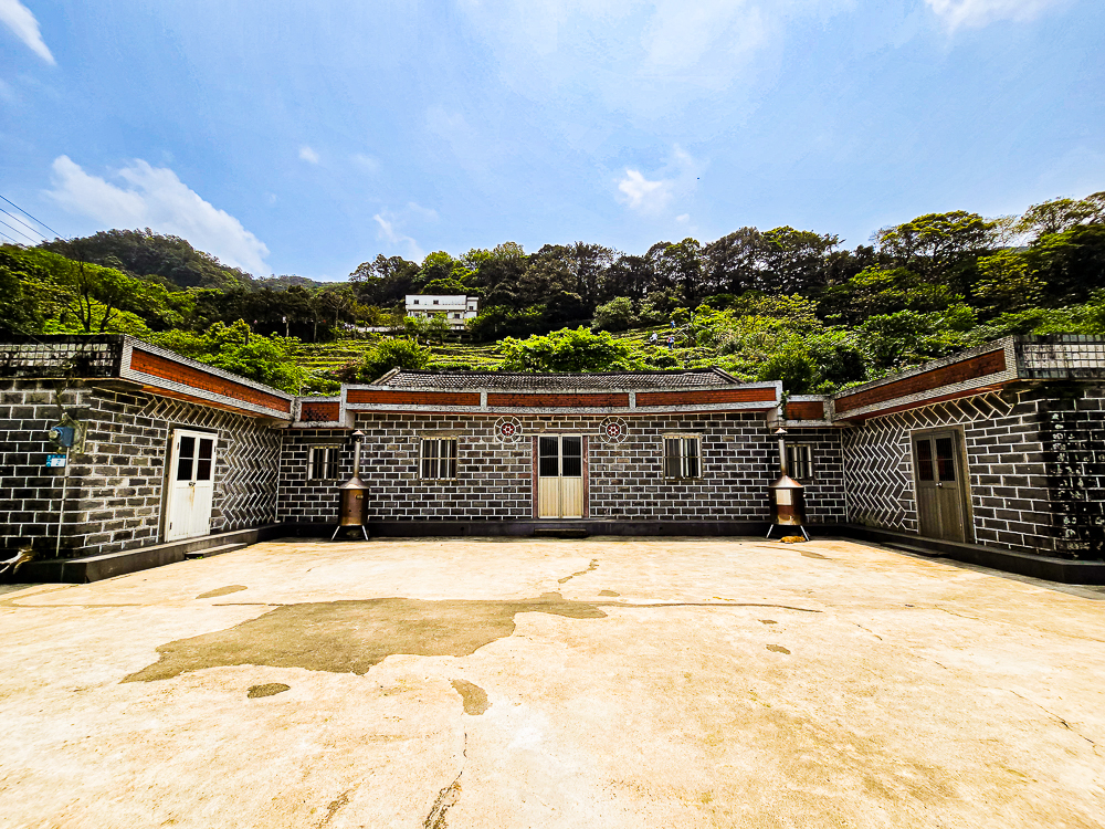 【新北石門】石門嵩山百年梯田鳶尾花開|漫步紫色鳶尾花海,走進梵谷印象派夢幻畫中 @史努比遊樂園 @史努比遊樂園