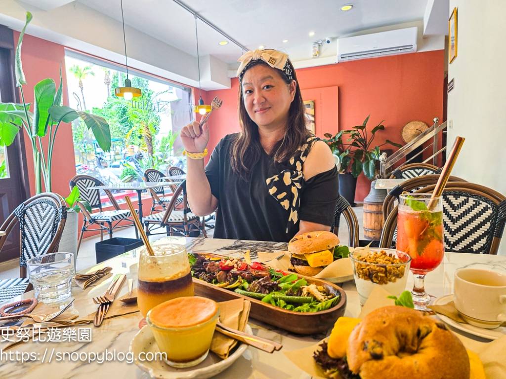 【台北市信義區】Le Mani 琢手咖啡信義店|信義區早午餐推薦~厚蛋貝果超有記憶點,吃完還能散步到富邦美術館 @史努比遊樂園 @史努比遊樂園