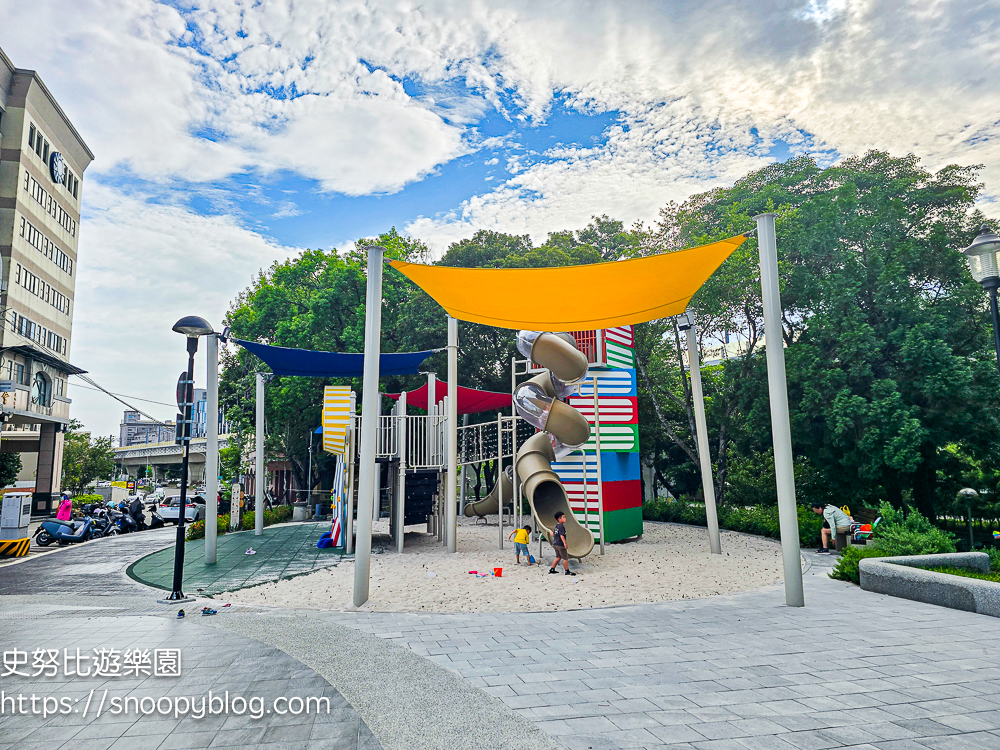 台中豐原翁明公園|全新貓頭鷹主題遊戲場,超高滑梯、沙坑一次玩,台中親子景點 @史努比遊樂園 @史努比遊樂園