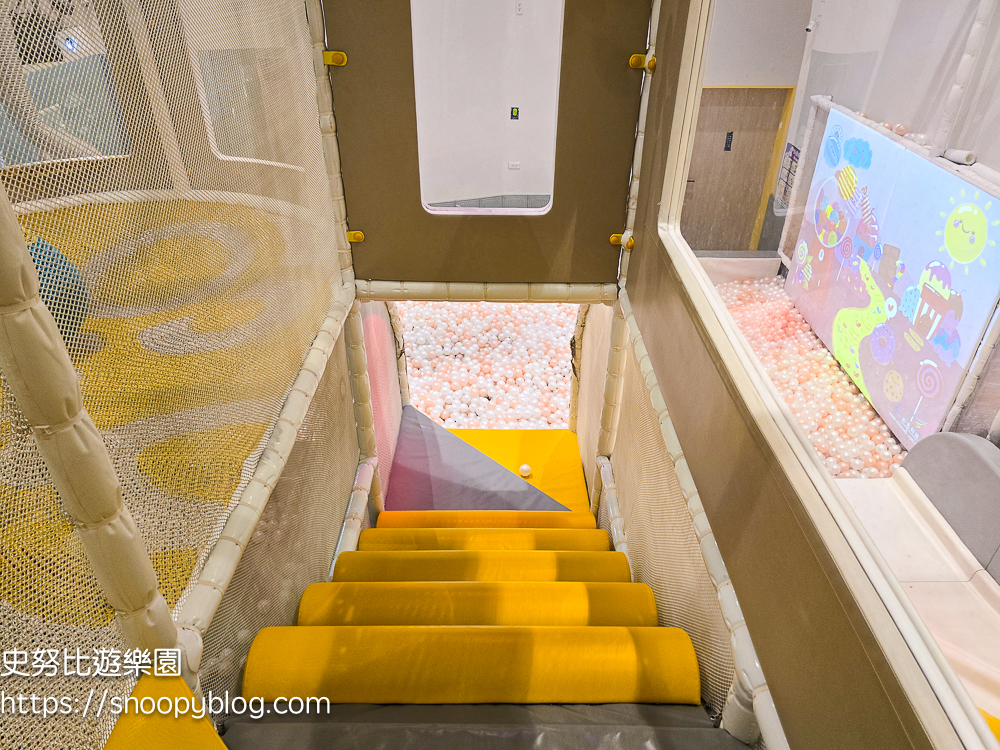 台中想窩11餐旅館|台中親子住宿、800坪室內外遊樂園、美食餐廳、汗蒸幕體驗,住一晚玩滿兩天 @史努比遊樂園 @史努比遊樂園