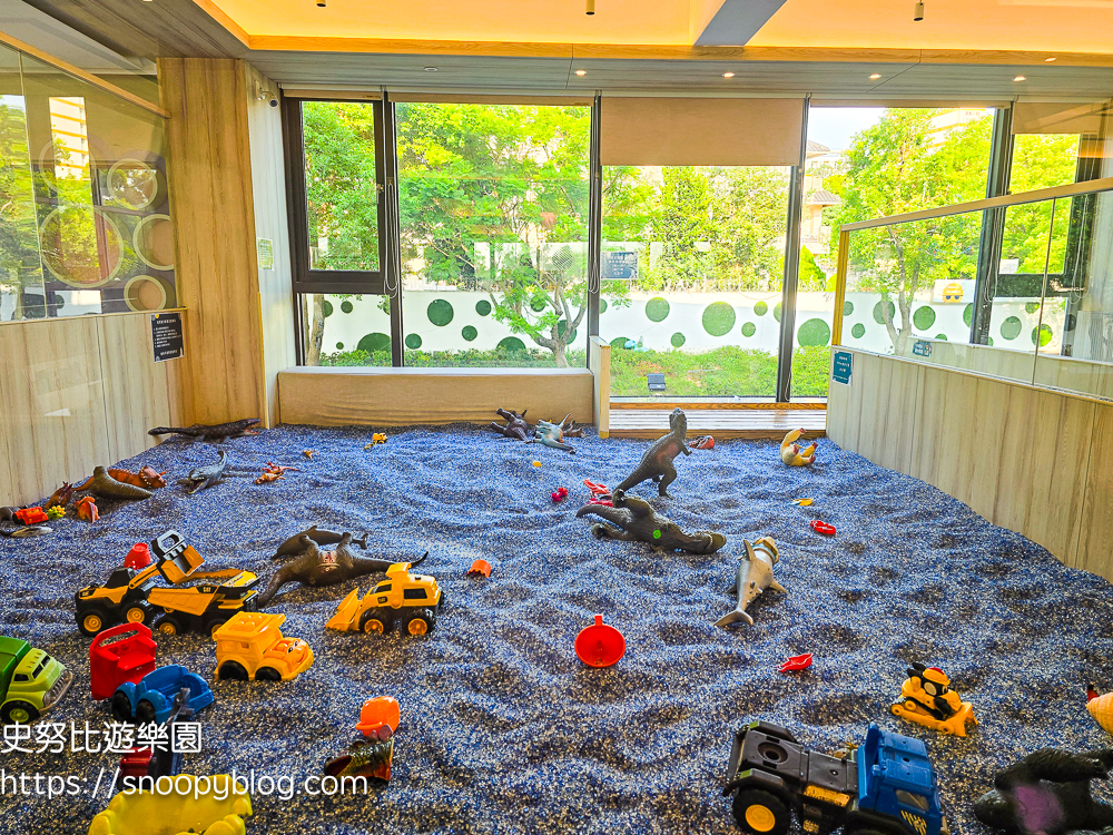 台中想窩11餐旅館|台中親子住宿、800坪室內外遊樂園、美食餐廳、汗蒸幕體驗,住一晚玩滿兩天 @史努比遊樂園 @史努比遊樂園