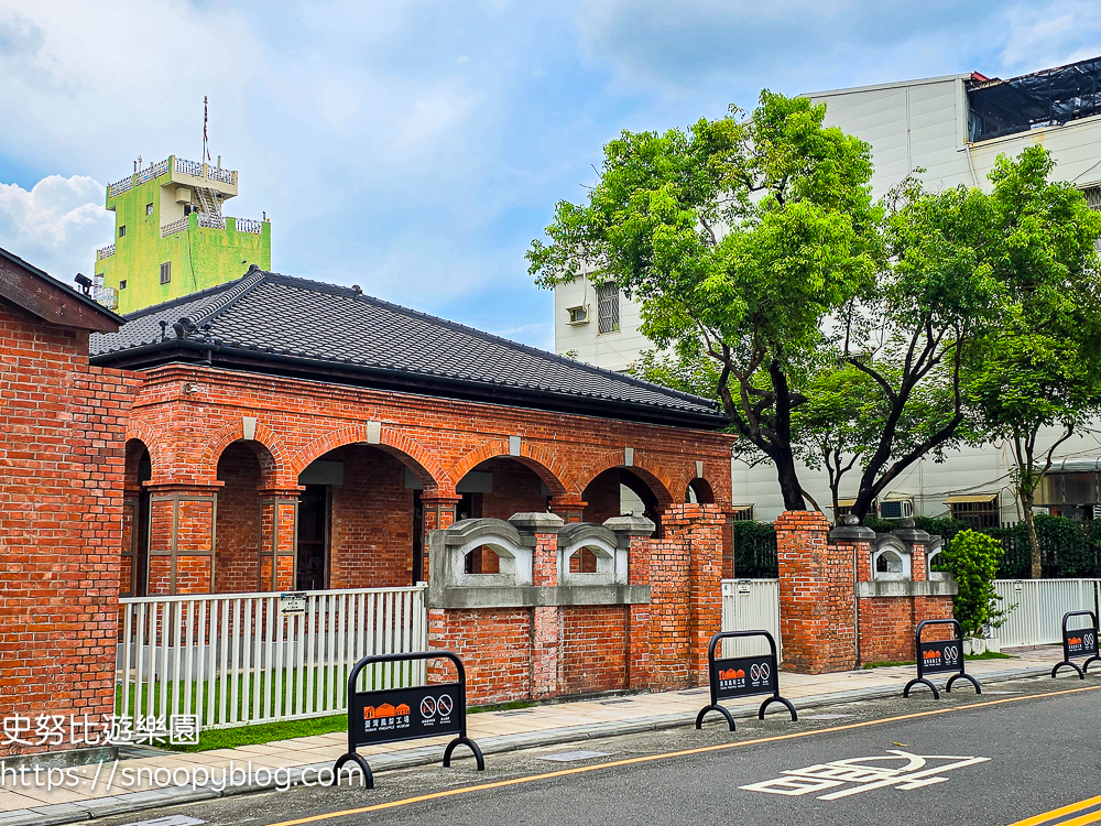 臺灣鳳梨工場|高雄大樹景點~免費參觀百年鳳梨罐頭工場,復古老建築超好拍 @史努比遊樂園 @史努比遊樂園