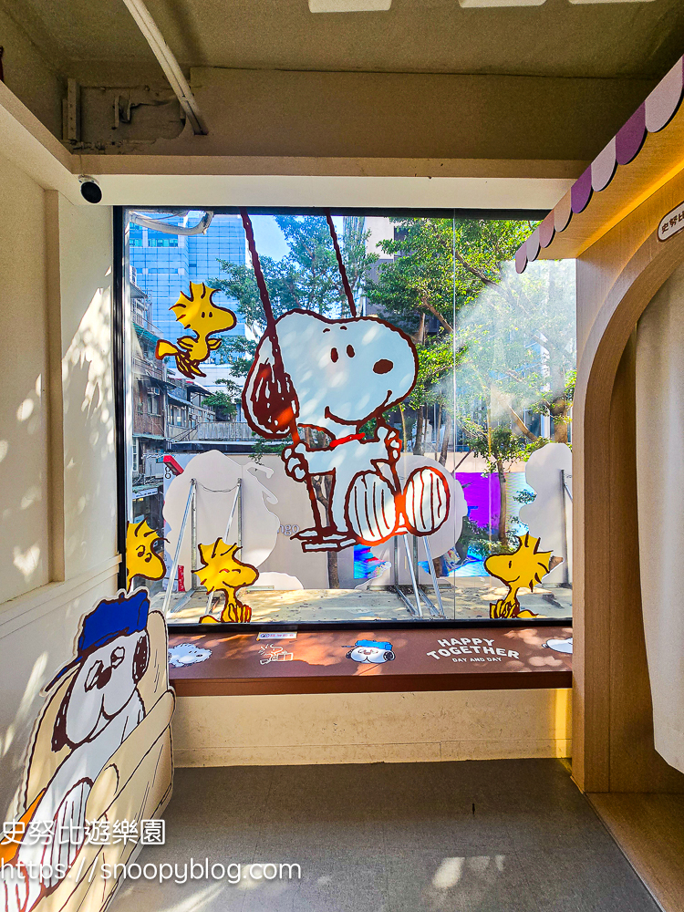 Snoopy Daynest|西門町史努比專賣店!三層樓周邊商品、燙布貼DIY、拍貼機一次玩 @史努比遊樂園 @史努比遊樂園